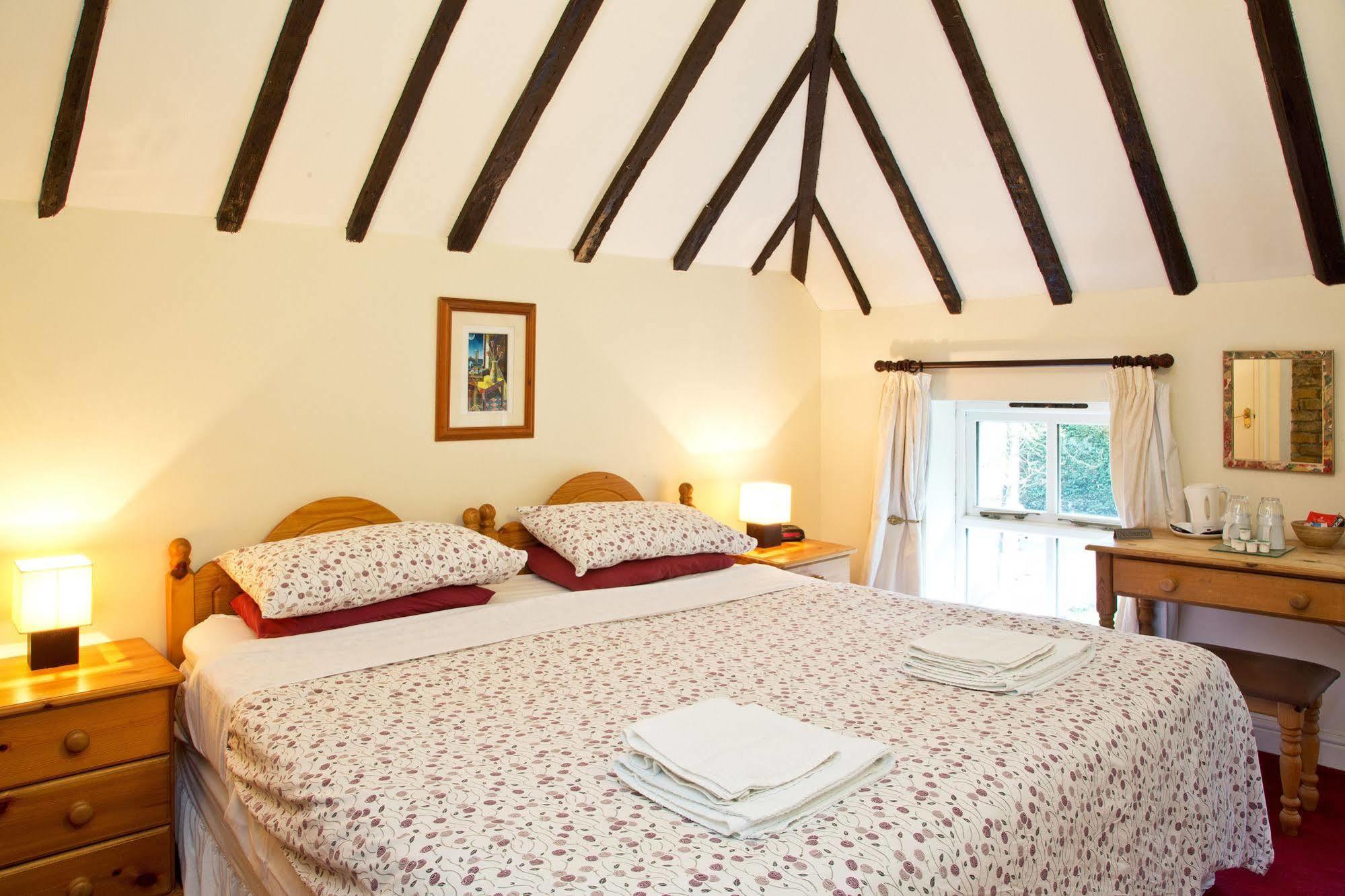 Detling Coachhouse Bed & Breakfast Maidstone Bagian luar foto