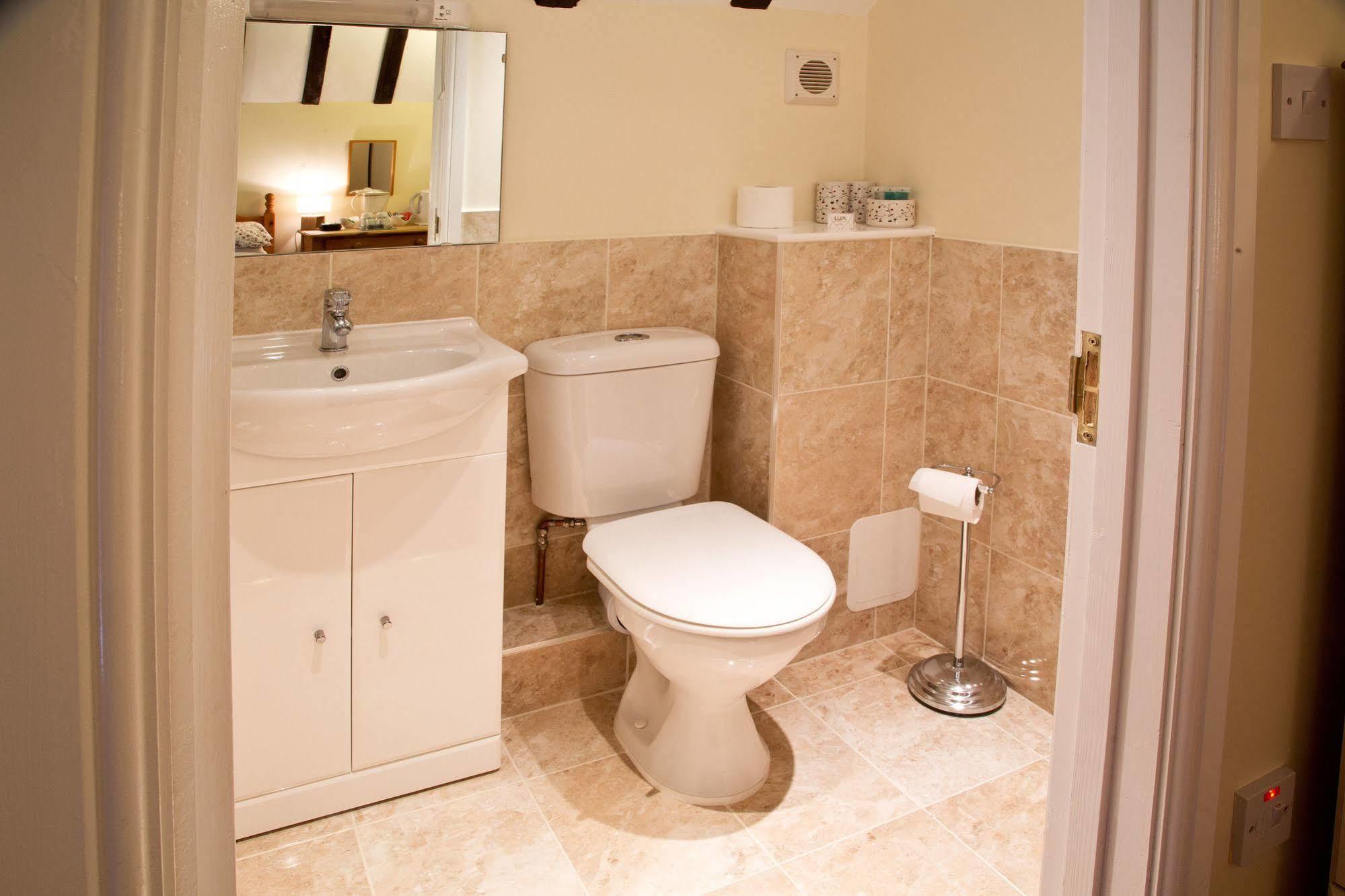 Detling Coachhouse Bed & Breakfast Maidstone Bagian luar foto