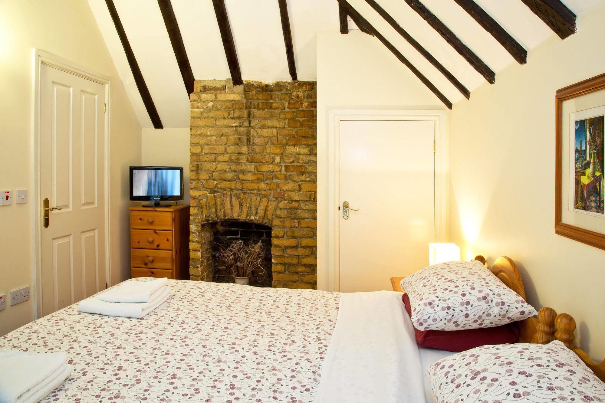 Detling Coachhouse Bed & Breakfast Maidstone Bagian luar foto