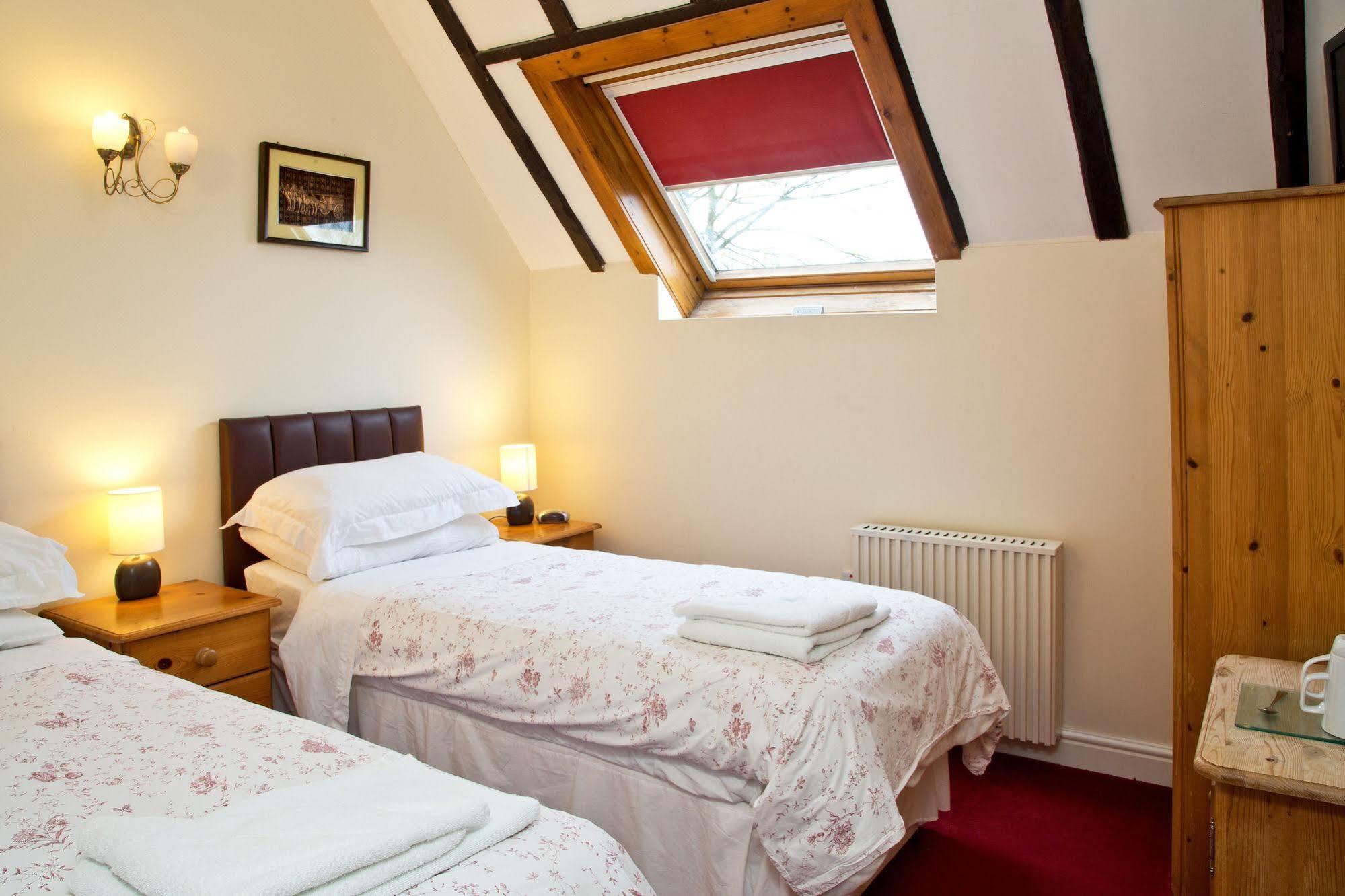 Detling Coachhouse Bed & Breakfast Maidstone Bagian luar foto