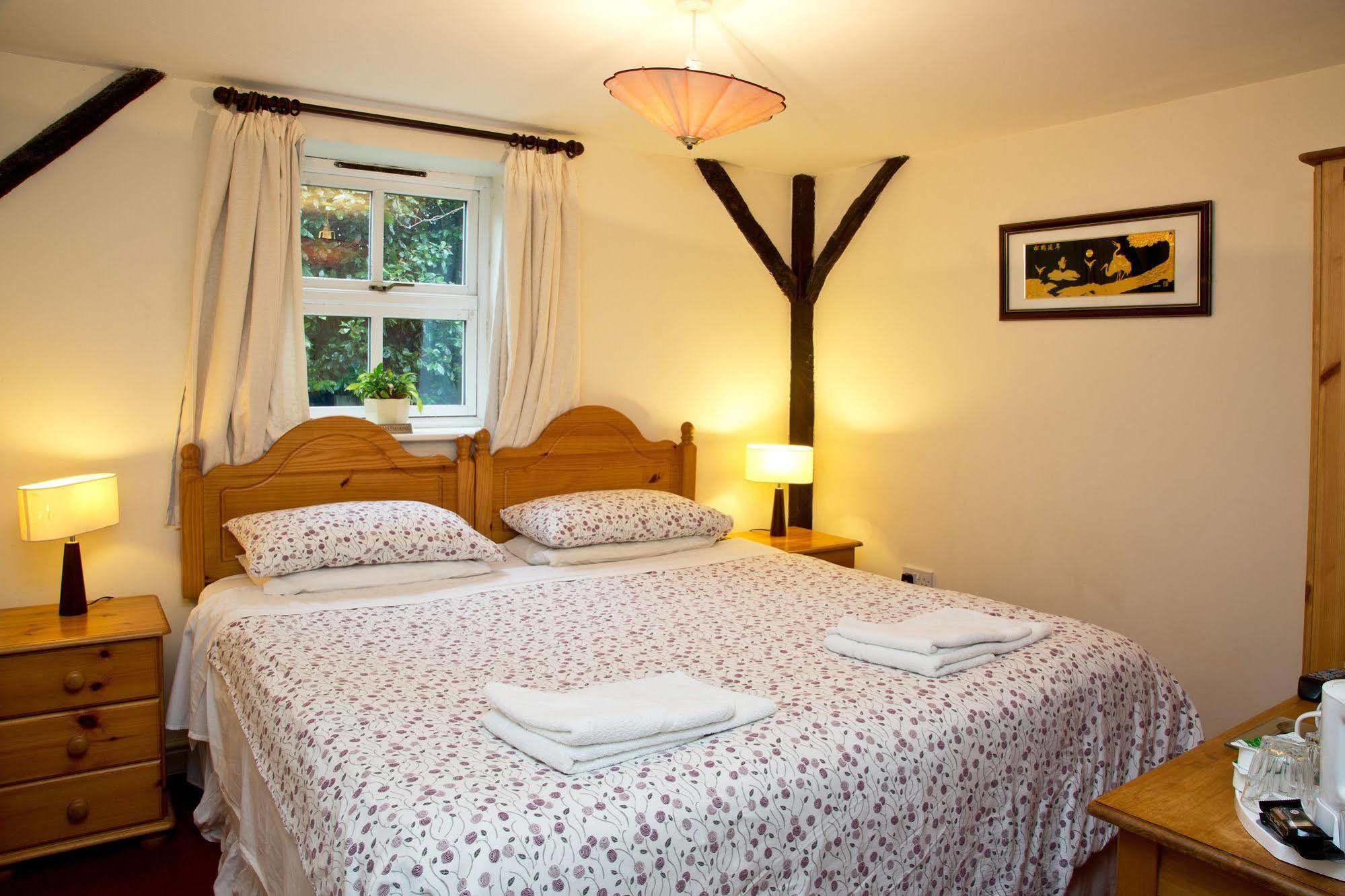 Detling Coachhouse Bed & Breakfast Maidstone Bagian luar foto